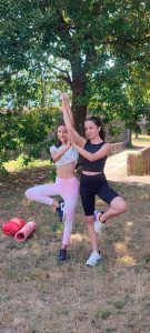 O ioga encheu de deporte e risas a fortaleza de Goián este verán
