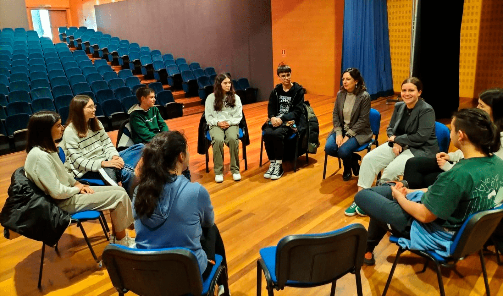 Aventuras e emocións na Escola Municipal de Teatro de Tomiño
