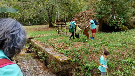 O compromiso ambiental de Tomiño recolle 85 quilos de lixo da contorna dos ríos